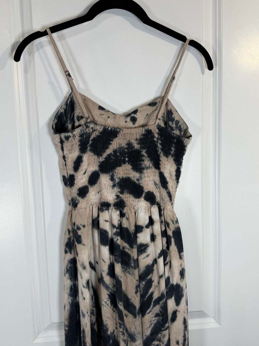 Young Fabulous & Broke Zoya Tiered Linen-Blend Maxi Dress in Sandstone Spin Wash - Picture 4 of 8